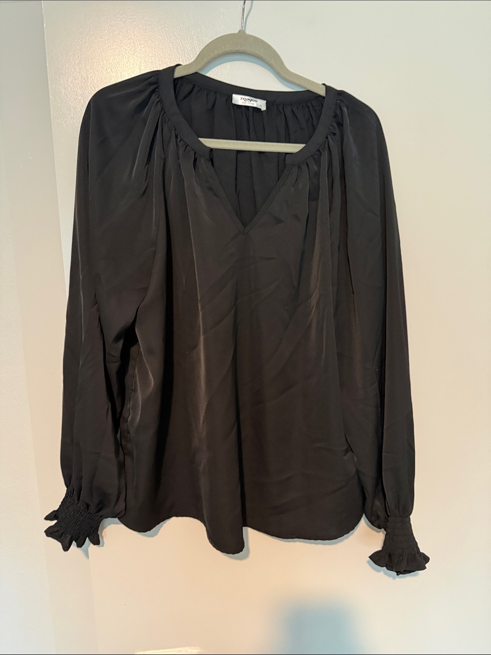 Rag & Bone Black V-Neck Long-Sleeve Blouse with Smocked Cuffs